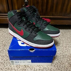 2005 RESN Nike Dunk SB ( Gucci’s ) New in Box Size 10.5